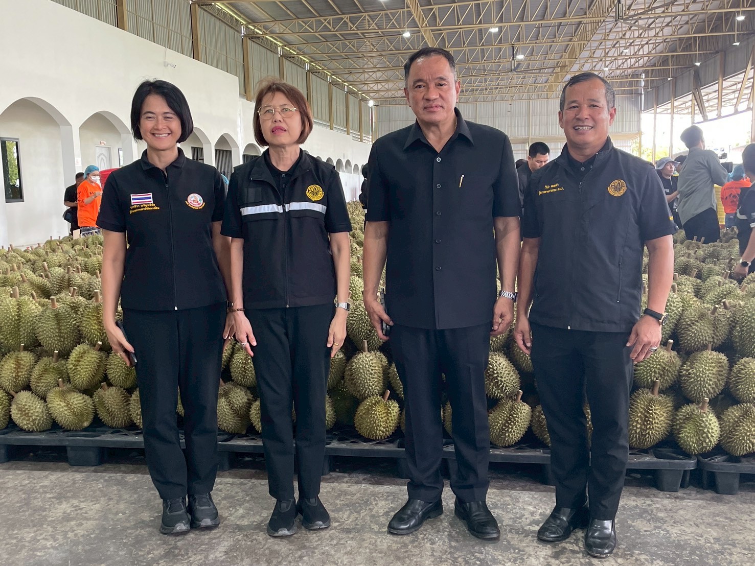title - ส.ป.ก.จันทบุรี ร่วมต้อนรับ รมช.เกษตรฯ  ลงพื้นที่ติดตามสถานการณ์เกษตรกร